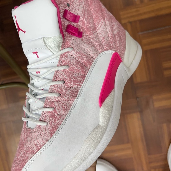 Jordan’s - Picture 1 of 2